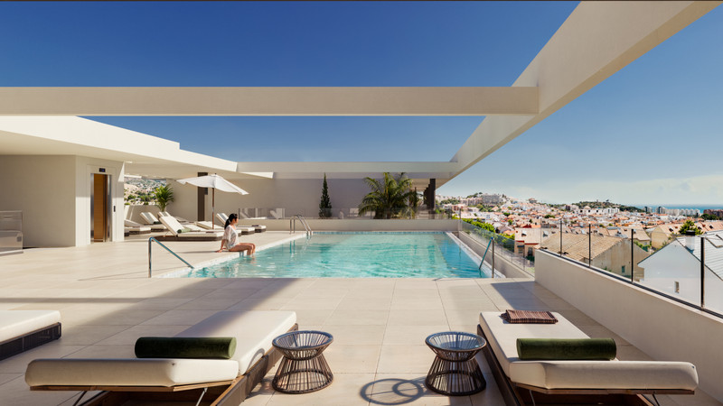 Astra Homes – Fuengirola - takterrasse med infinitybasseng og panoramautsikt over Fuengirola og Middelhavet