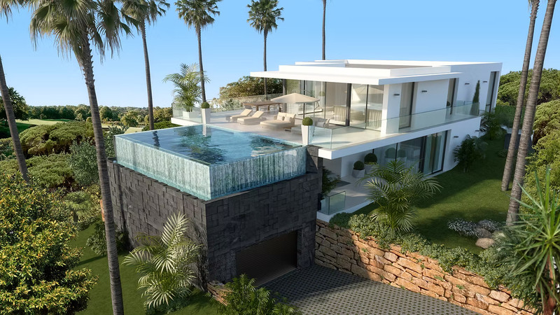 Cabopino Gardens – Villa 11 – Cabopino - moderne luksusvilla utvendig med uendelighetsbasseng, terrasser og tropisk hage