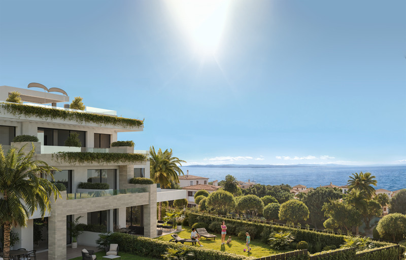 Equilibrio Leilighets – Estepona - luksuriøs moderne fasade med terrasser, frodige hager og panoramautsikt over havet
