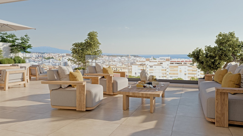 Las Mesas Sea Suite – Estepona - luksuriøs takterrasse med teakmøbler og panoramautsikt over havet og byen