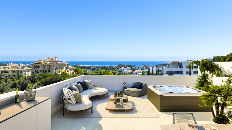 Marine Hills – The Villas – Estepona - takterrasse med jacuzzi, buet utesofa og panoramautsikt over havet