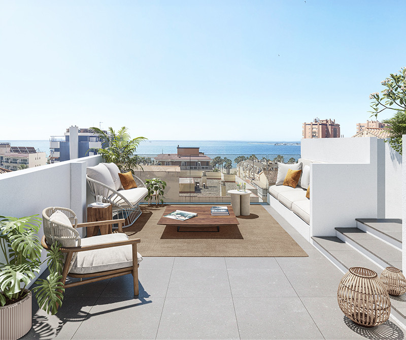 Monte Sancha 28 – Málaga Este - takterrasse med loungemøbler, sofabord og utsikt mot havet