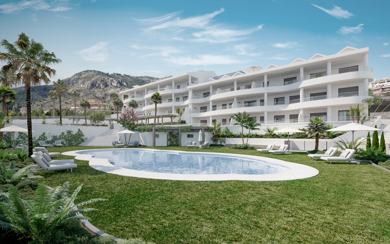 Nexus Residences – Benalmadena – moderne hvit boligkompleks med utendørs basseng, solsenger og velstelte hager