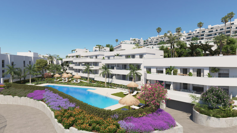Oceana Gardens II – Cancelada - luksuriøst hvitt leilighetskompleks med basseng, tropiske hager og terrasser i Cancelada Málaga