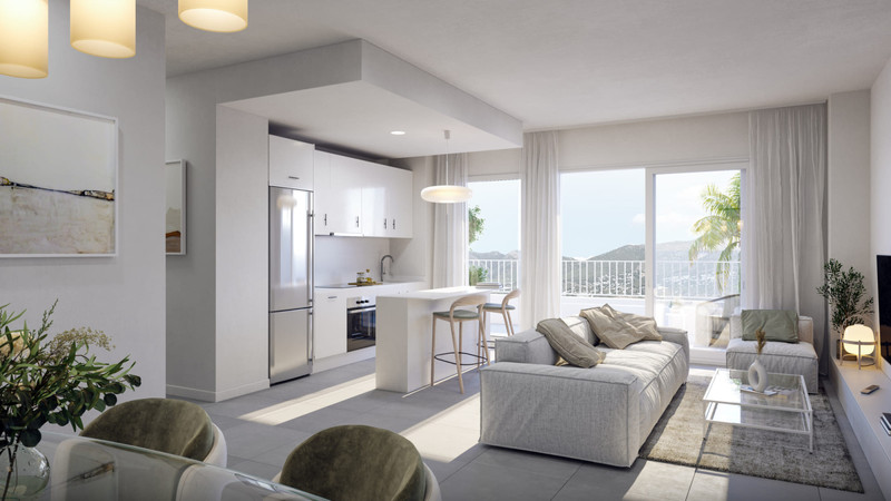 Sunset Views – Fuengirola - lys åpen stue og kjøkken med stor balkong og fjellutsikt