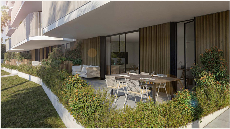 The Oak 48 – Estepona - terrasse i bakkeplan med utemøbler og velstelt hage
