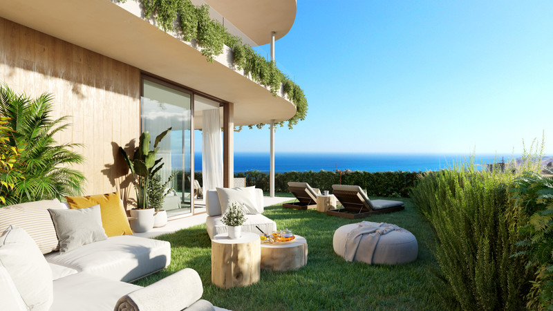 Valley Collection – Fuengirola - hageterrasse med utelounge, solstoler og panoramautsikt over havet