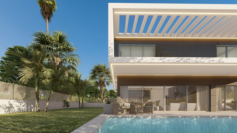 Villa Irıs – Benalmadena - moderne fasade med privat basseng, terrasser og tropisk hage