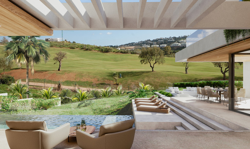 VILLA SELENE Europa Golf – La Cala Golf - overdekket terrasse med basseng, solstoler og panoramautsikt over golfbanen