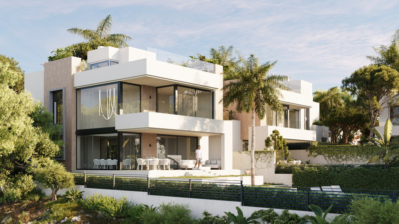 Sirocco Villas – Marbella - moderne hvit fasade med terrasser, palmetrær og velstelt hage
