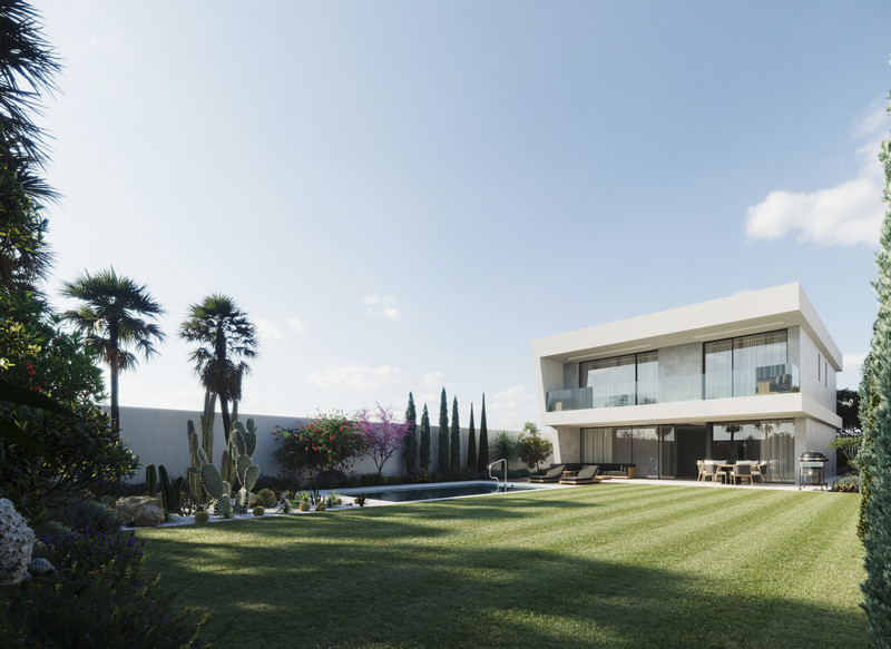 Villa A San Pedro – San Pedro de Alcántara - moderne hvit toetasjes villa med basseng, frodig hage, kaktusar og palmetrær